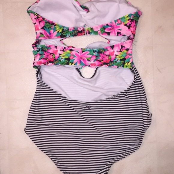One Piece Striped and Flower Bathing Suit - Picture 3 of 3